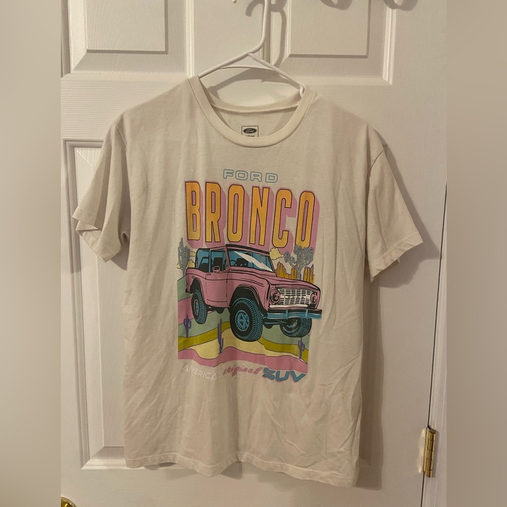 Ford Women’s T-Shirt - Cream with Pink Graphic Large